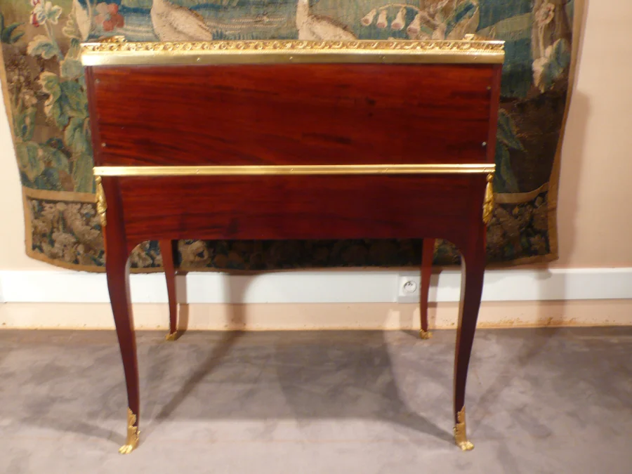 Bureau à système en marqueterie.