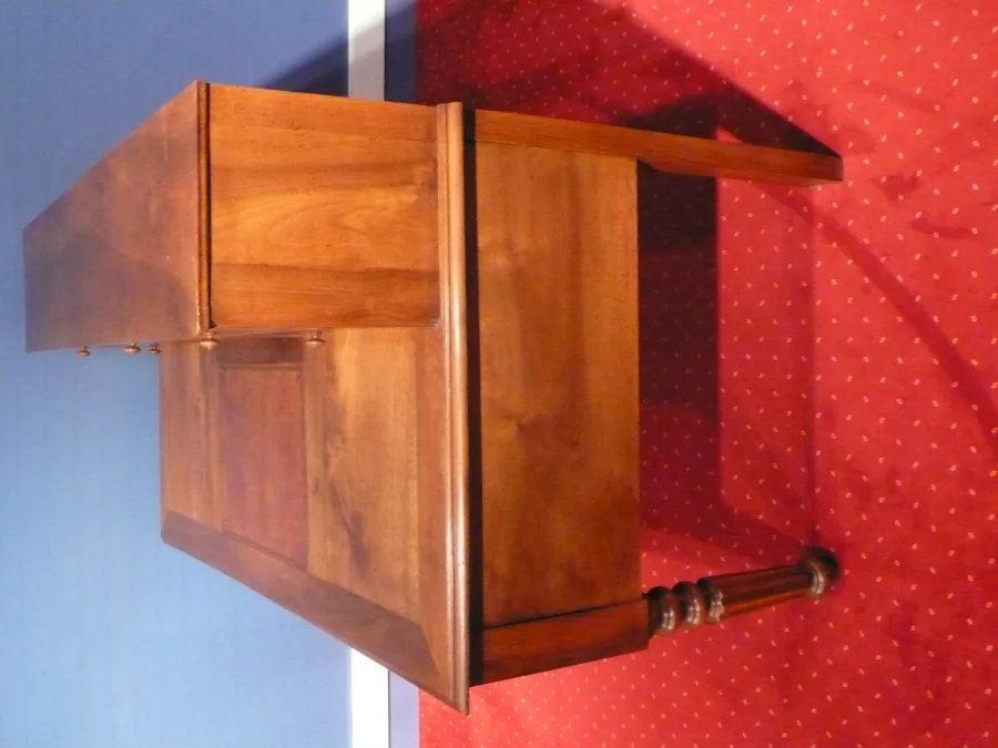 Bureau à gradin en noyer d’époque Louis-Philippe