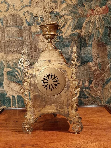 NEO GOTHIC STYLE CLOCK