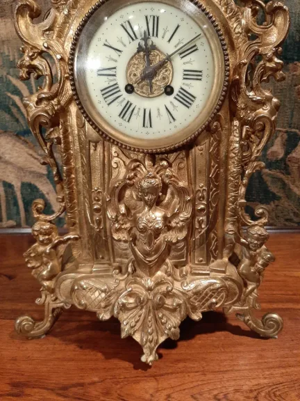 NEO GOTHIC STYLE CLOCK