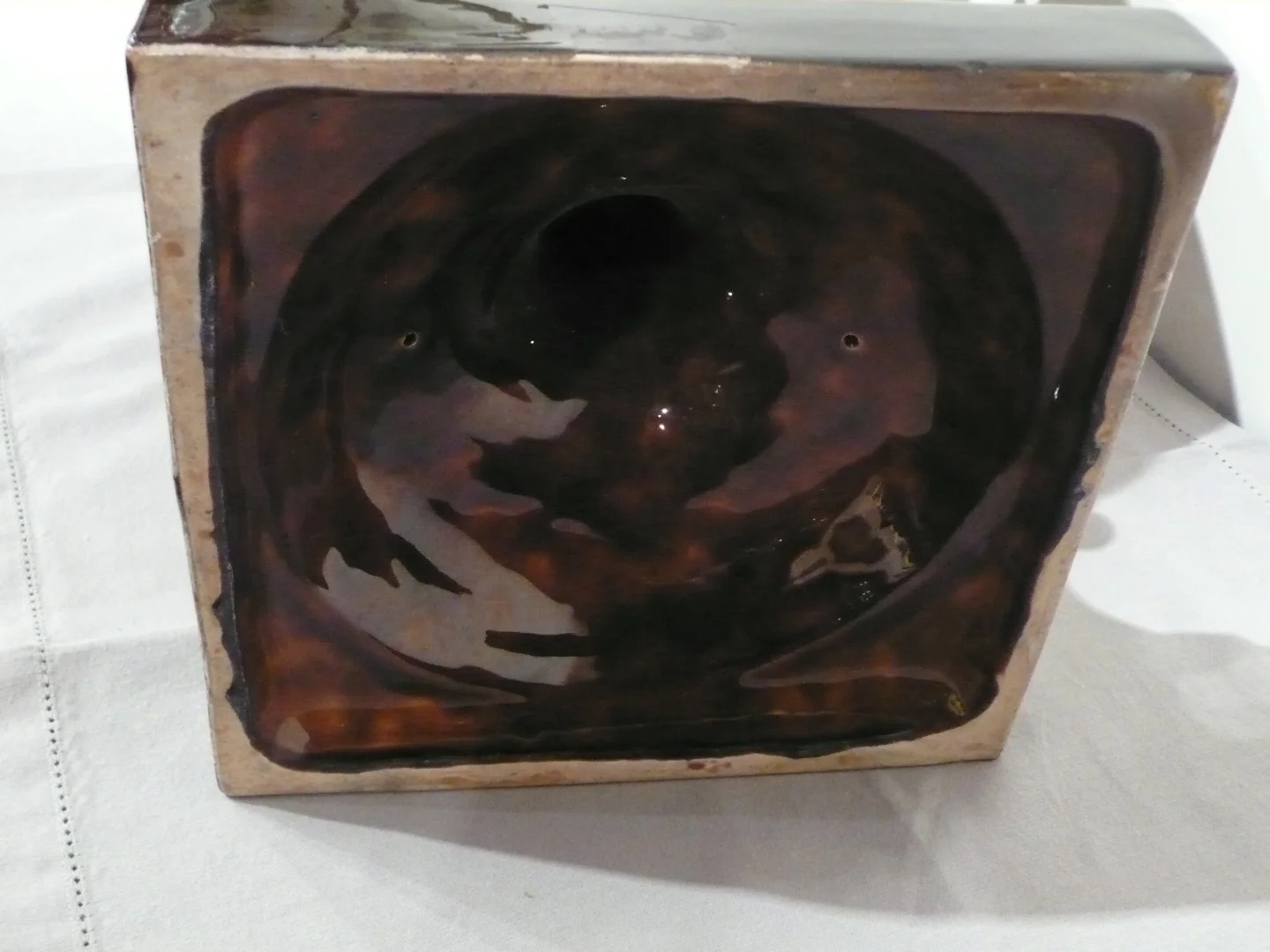 Grand vase en faïence de Sarreguemines.
