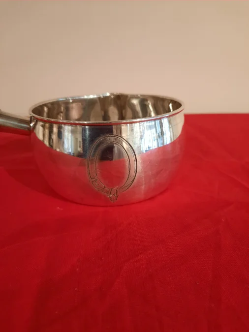 Petite casserole en argent, d’époque XIXème siècle.