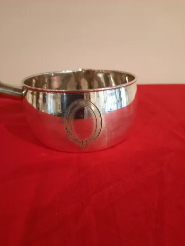 SAUCEPAN DE PLATA DEL SIGLO XIX