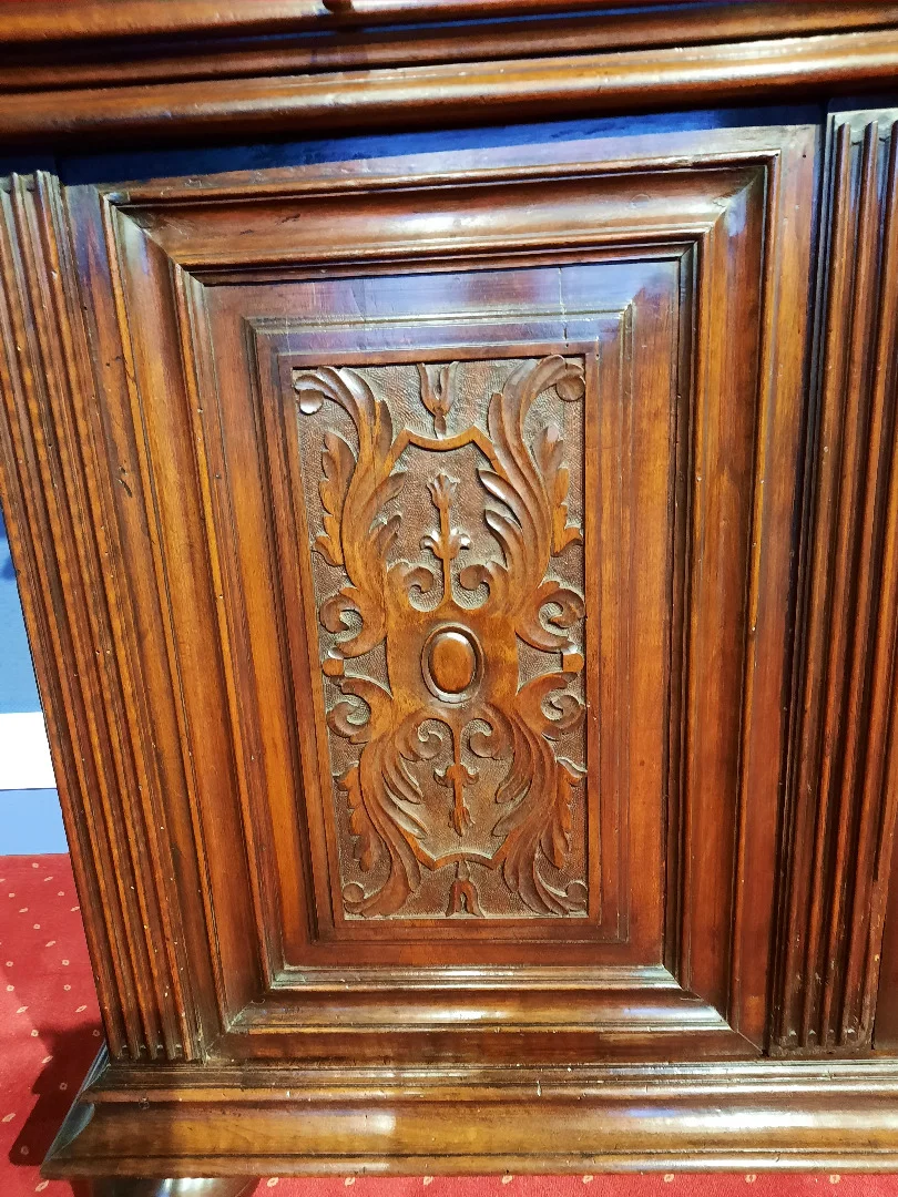 RENAISSANCE STYLE BUFFET