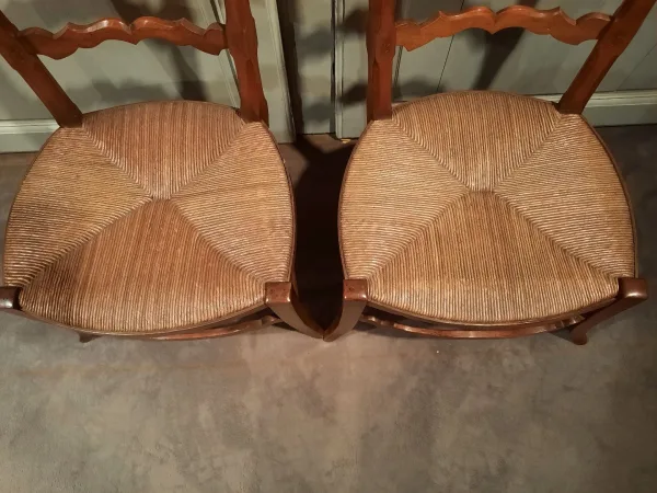 Paire de chaises basses à langer en merisier d’époque XIXème siècle.