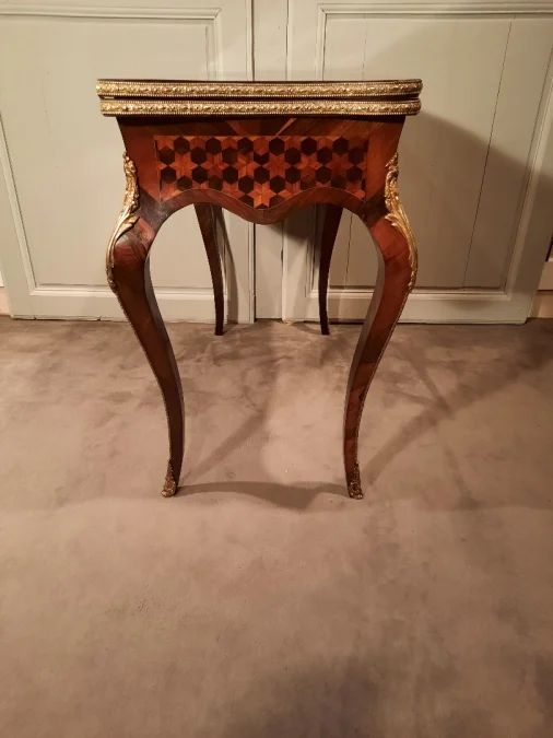 Table à jeu en marqueterie d’époque Napoléon III.