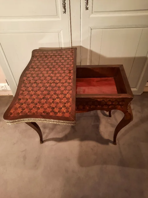Table à jeu en marqueterie d’époque Napoléon III.