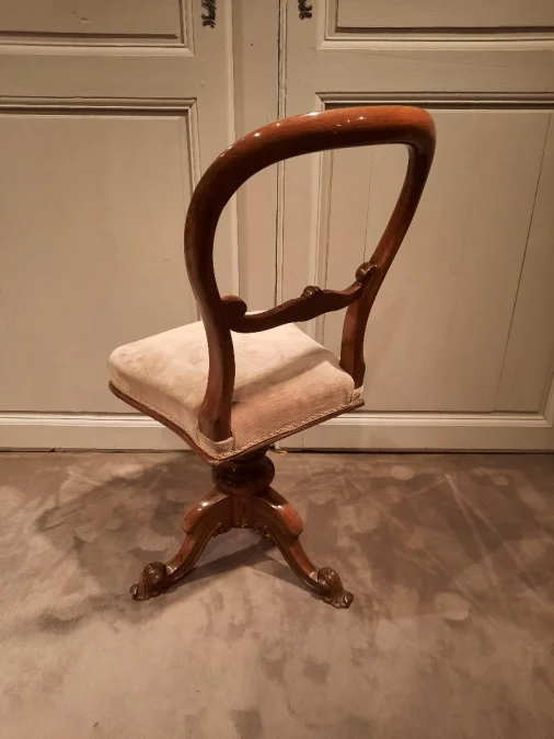 Chaise de harpiste en acajou d’époque Louis-Philippe.