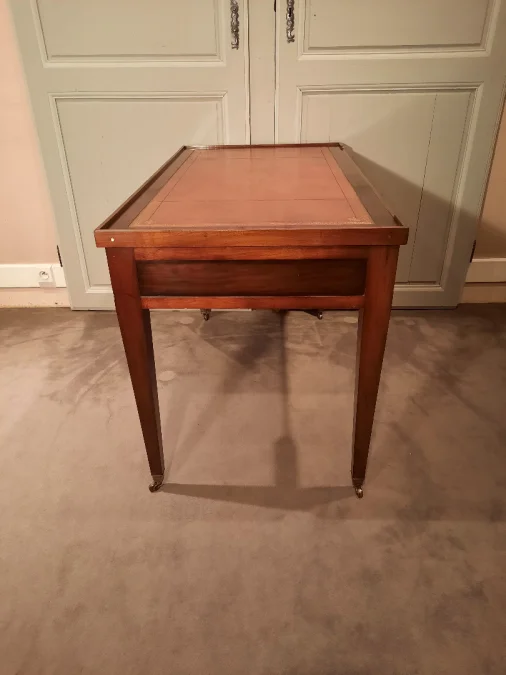 Table à jeux dite tric-trac en acajou d’époque Restauration.