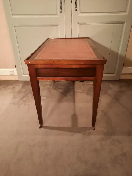 Table à jeux dite tric-trac en acajou d’époque Restauration.