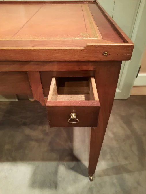 Table à jeux dite tric-trac en acajou d’époque Restauration.