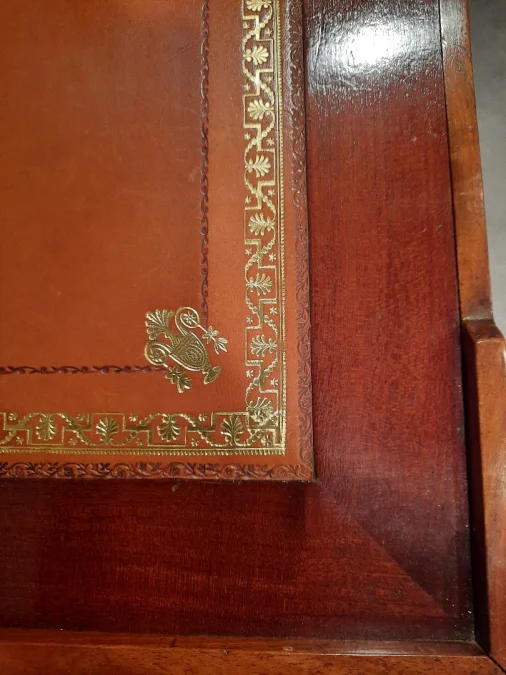 Table à jeux dite tric-trac en acajou d’époque Restauration.