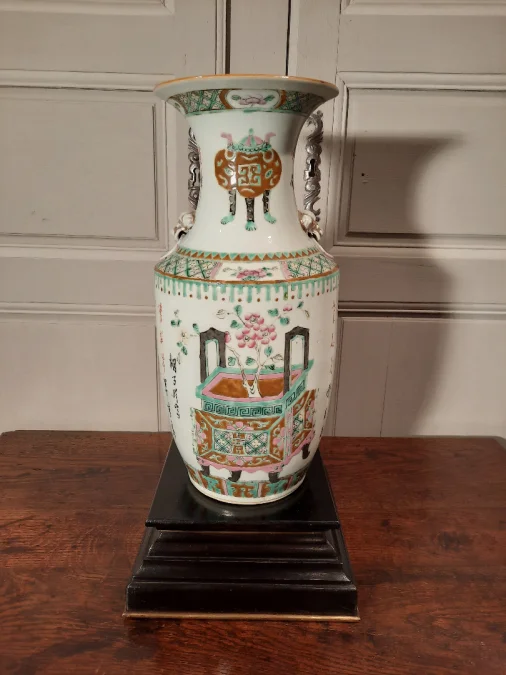 Vase en porcelaine, Chine d’époque XIXème siècle.