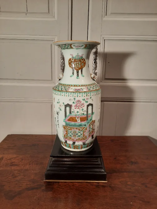 Vase en porcelaine, Chine d’époque XIXème siècle.