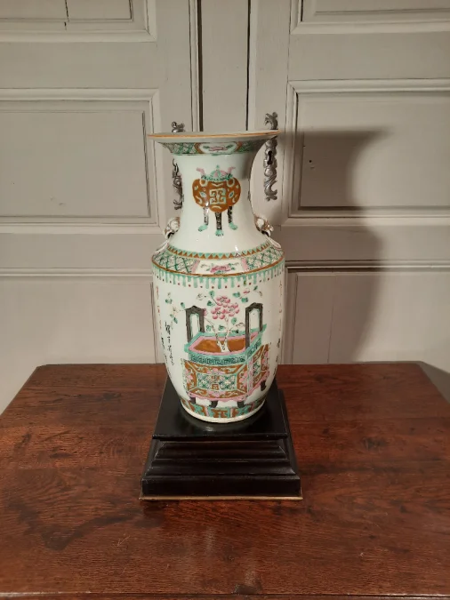 Vase en porcelaine, Chine d’époque XIXème siècle.
