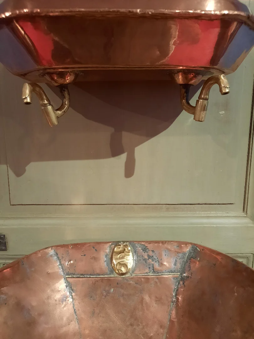 EIGHTEENTH CENTURY WATER FOUNT AND BASIN