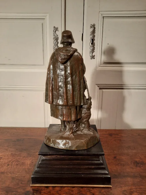 Bronze représentant une bergère et son chien, signé ABBAL.