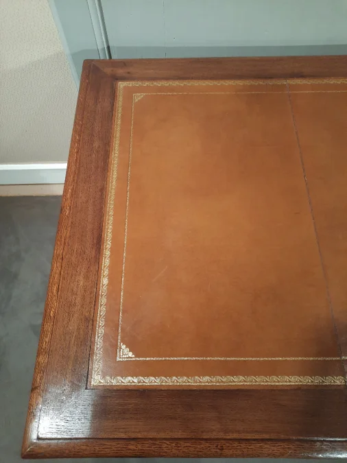 Bureau d’époque Louis-Philippe en chêne.