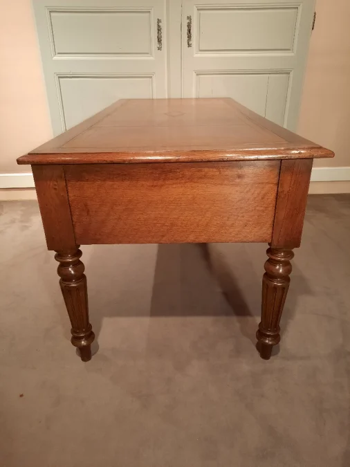 Bureau d’époque Louis-Philippe en chêne.