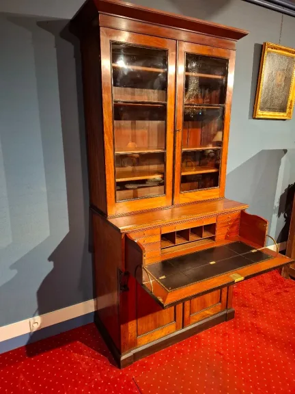 Bibliothèque deux-corps avec secrétaire en acajou, d’époque XIXème siècle.
