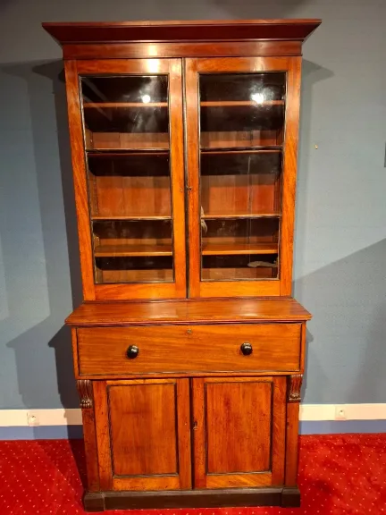 Bibliothèque deux-corps avec secrétaire en acajou, d’époque XIXème siècle.