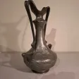 Vase en étain d’époque Art Nouveau signé J. Rob Hannig 1900.
