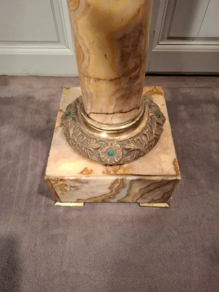 Colonne en marbre et bronze d’époque Art Nouveau.