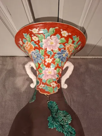 Vase Japonais en porcelaine de grandes dimensions d’époque fin du XIXème siècle.