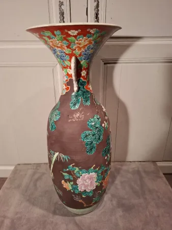 Vase Japonais en porcelaine de grandes dimensions d’époque fin du XIXème siècle.