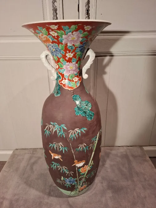 Vase Japonais en porcelaine de grandes dimensions d’époque fin du XIXème siècle.