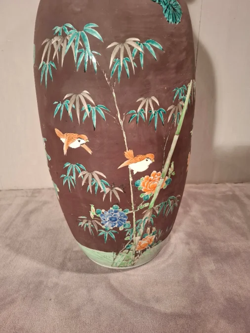 Vase Japonais en porcelaine de grandes dimensions d’époque fin du XIXème siècle.