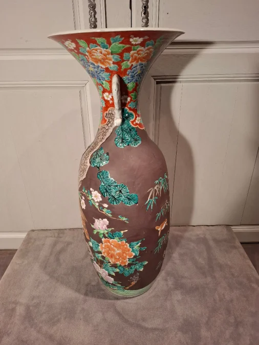 Vase Japonais en porcelaine de grandes dimensions d’époque fin du XIXème siècle.
