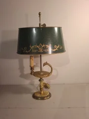 Gilt bronze bouillotte lamp with griffon-head motif, 20th century