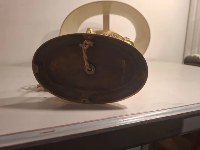 Gilt bronze bouillotte lamp with griffon-head motif, 20th century — Excellent condition