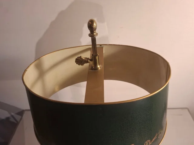 Gilt bronze bouillotte lamp with griffon-head motif, 20th century — Excellent condition