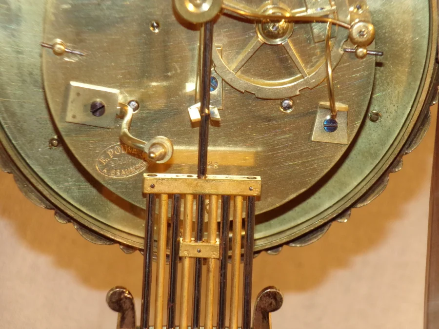 Pendule portique en albâtre XIXéme
