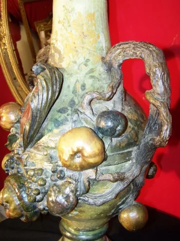 Grand vase en terre cuite polychrome Art Nouveau