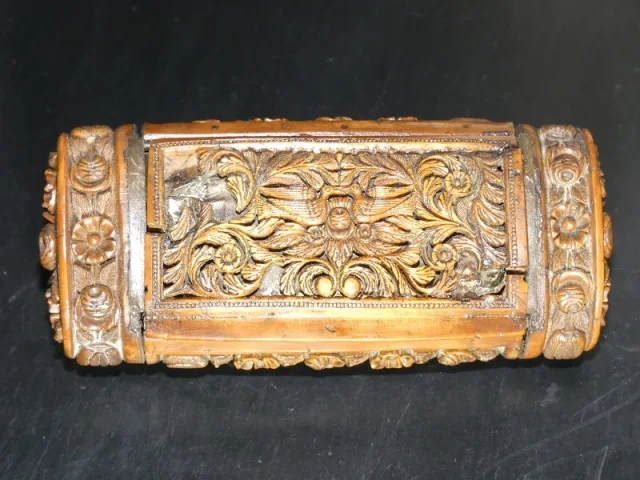 Tabatière en corozo sculpté art populaire 18ème