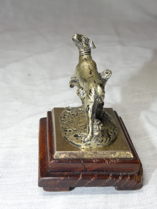 Paire de bronzes de Vienne argentés sur le thème de la chasse 19e siècle