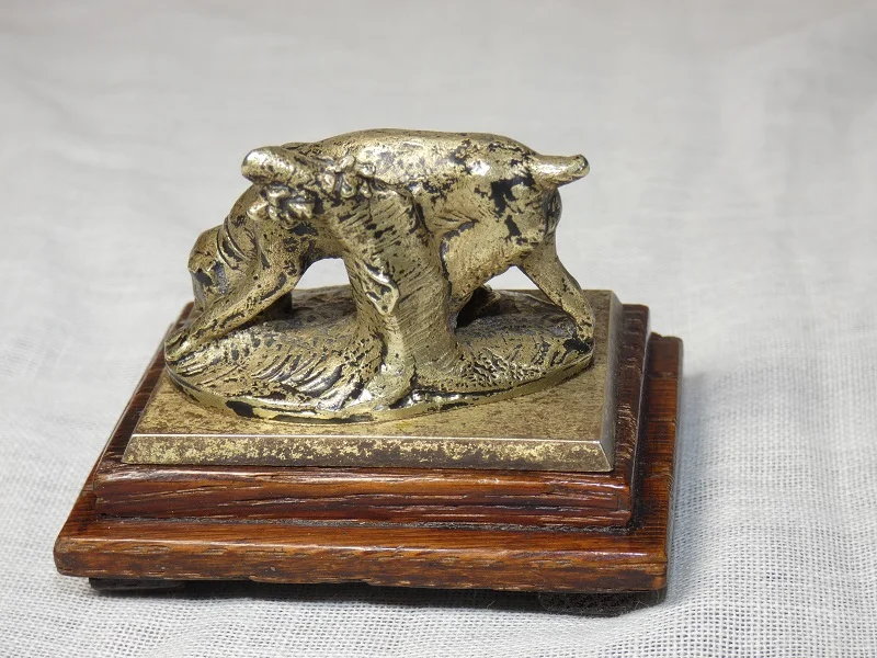Paire de bronzes de Vienne argentés sur le thème de la chasse 19e siècle