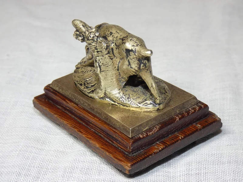 Paire de bronzes de Vienne argentés sur le thème de la chasse 19e siècle
