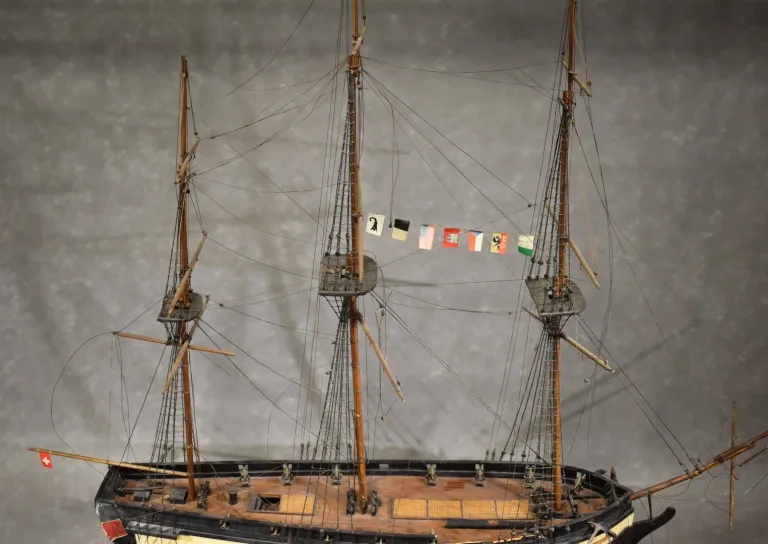 Maquette de bateau trois mats " Le Toujours" en bois 19e siècle