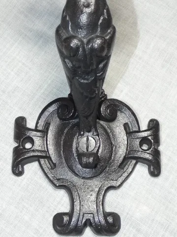 Patère en fonte Art Nouveau zéphir fin 19e
