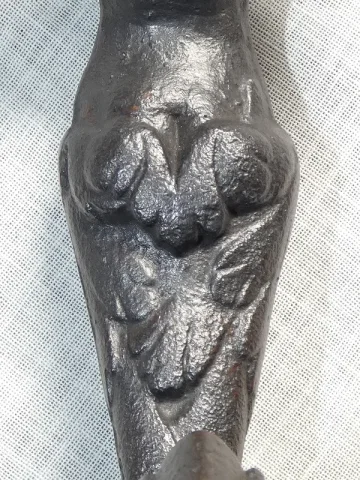 Patère en fonte Art Nouveau zéphir fin 19e