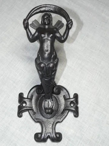 Patère en fonte Art Nouveau zéphir fin 19e