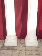 PAIR OF CORINTHIAN STYLE COLUMNS