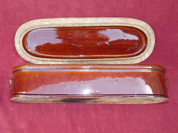 Terrine à poisson 19e céramique cul noir