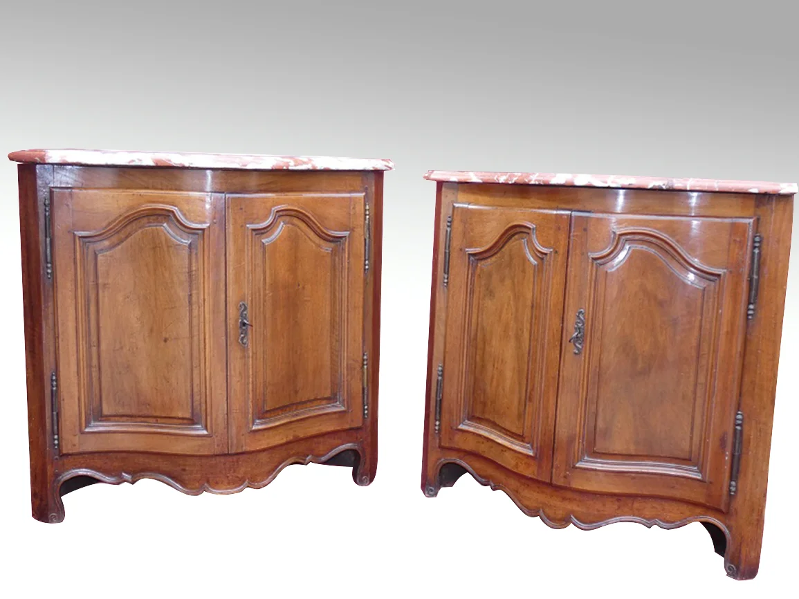 Paire d'encoignures Louis XV Provençales 18e