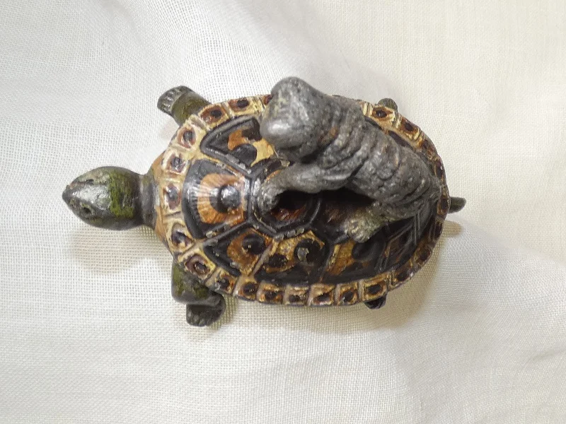 Ancien plomb de Nuremberg "chat chevauchant une tortue" vers 1850 RARE !!!!!