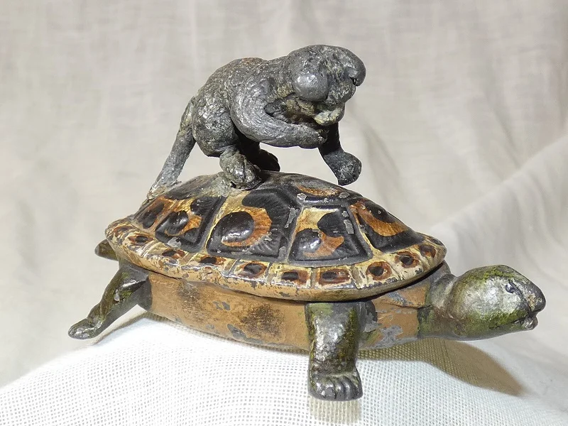 Ancien plomb de Nuremberg "chat chevauchant une tortue" vers 1850 RARE !!!!!
